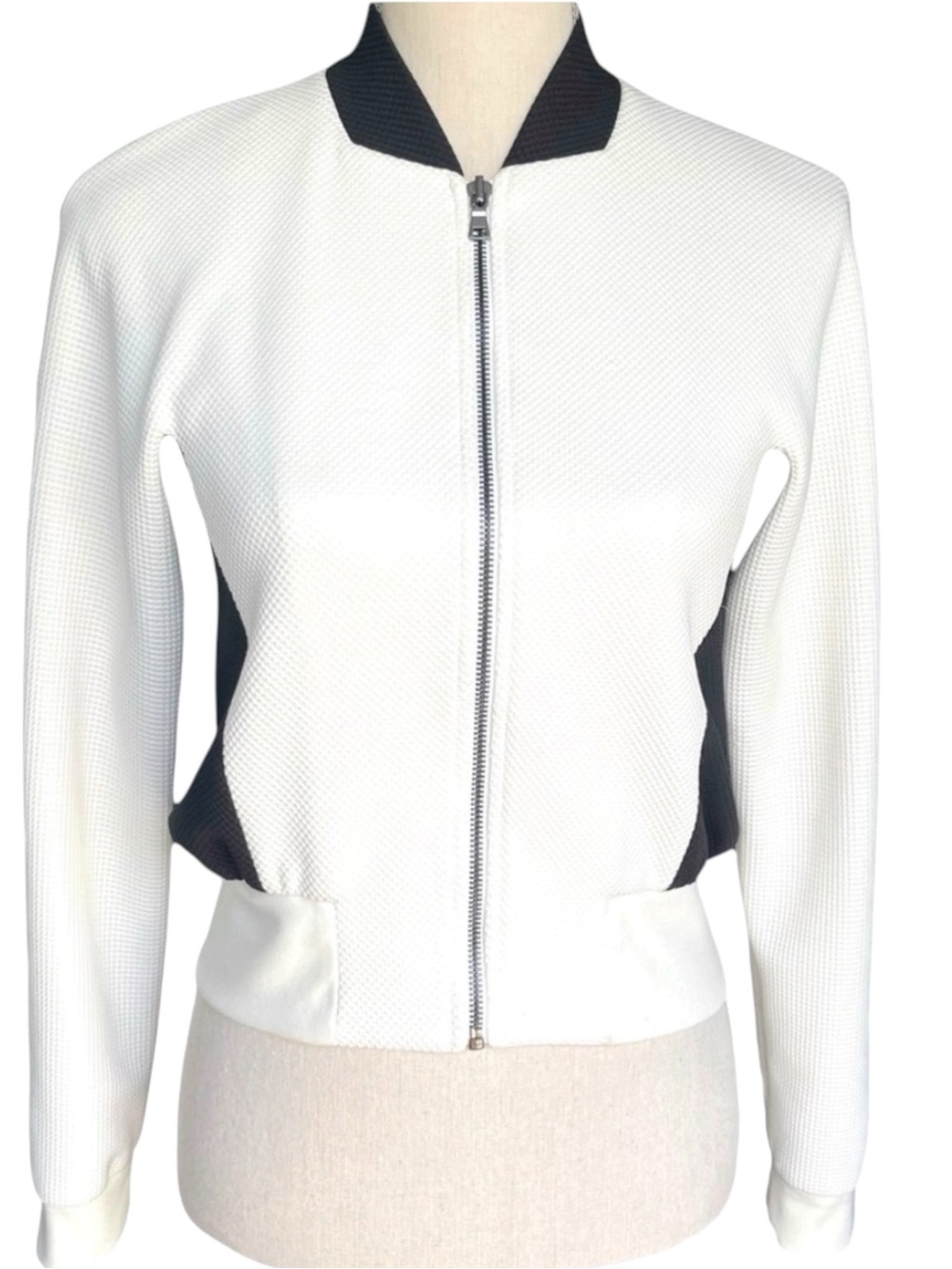 T Tahari White/Black Textured Bomber Jacket (XS)